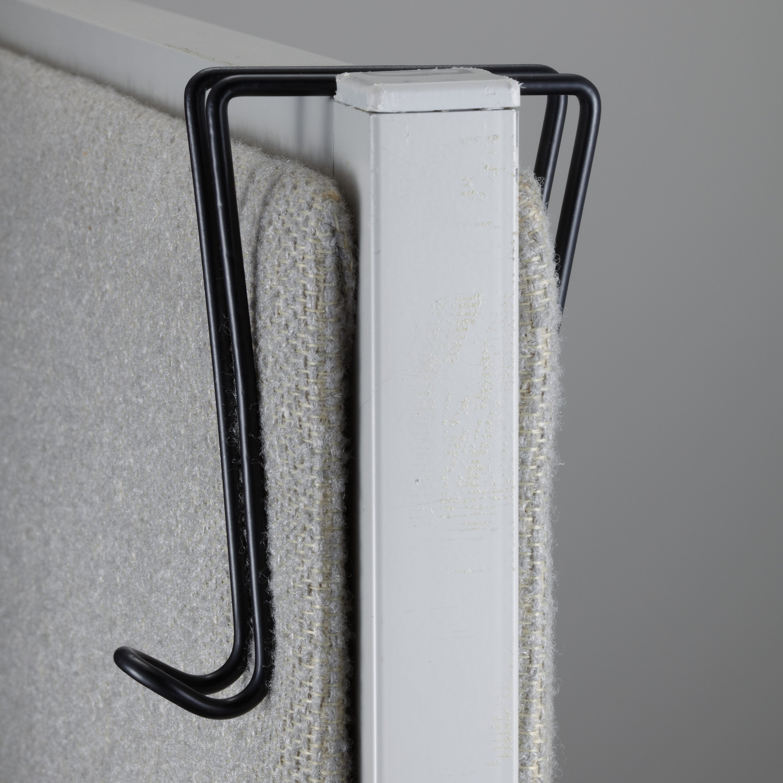 Officemate Wire Cubicle Hook, One Side, Fits Partitions Up to 2.5-Inch, Black (22007) - Image 3